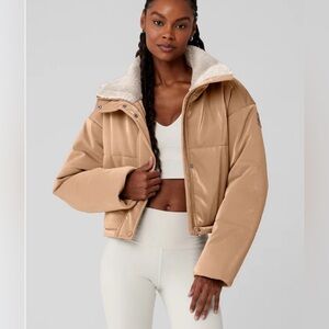 New Alo Yoga Orion Cropped Puffer Jacket Coat Toasted Almond Ivory White Sherpa